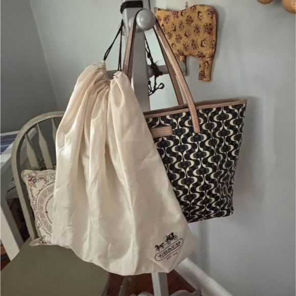 Coach Black and Tan Patterned Tote Bag - Picture 1 of 6